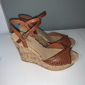 Tan Wedges